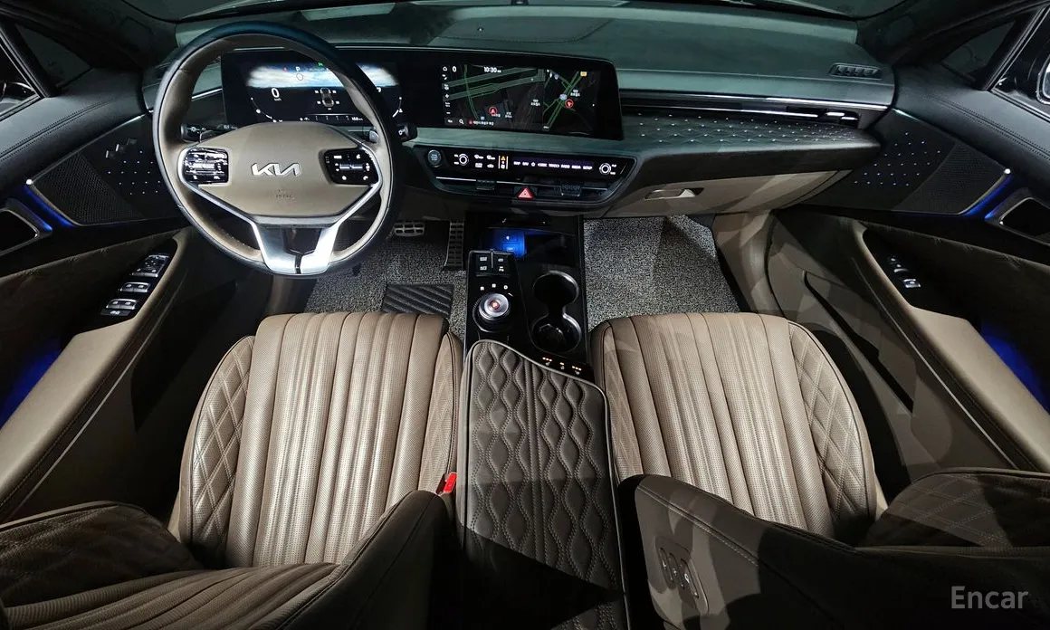 Photo 7 - Kia K8