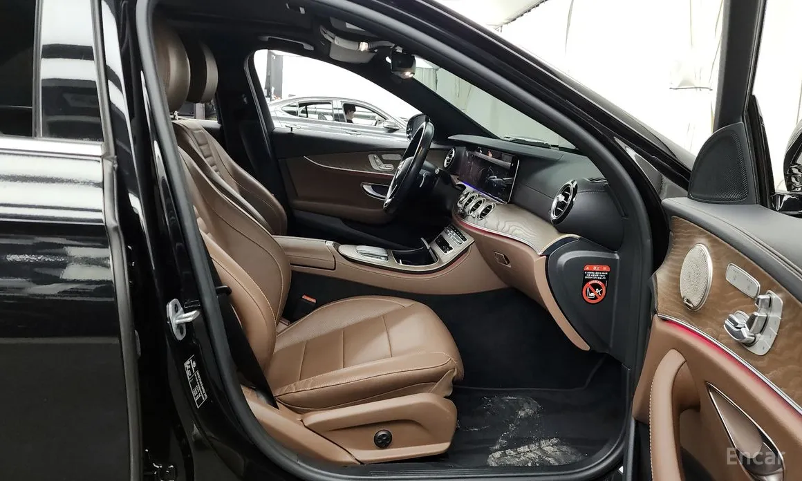 Фото 11 - Mercedes-Benz E-Class