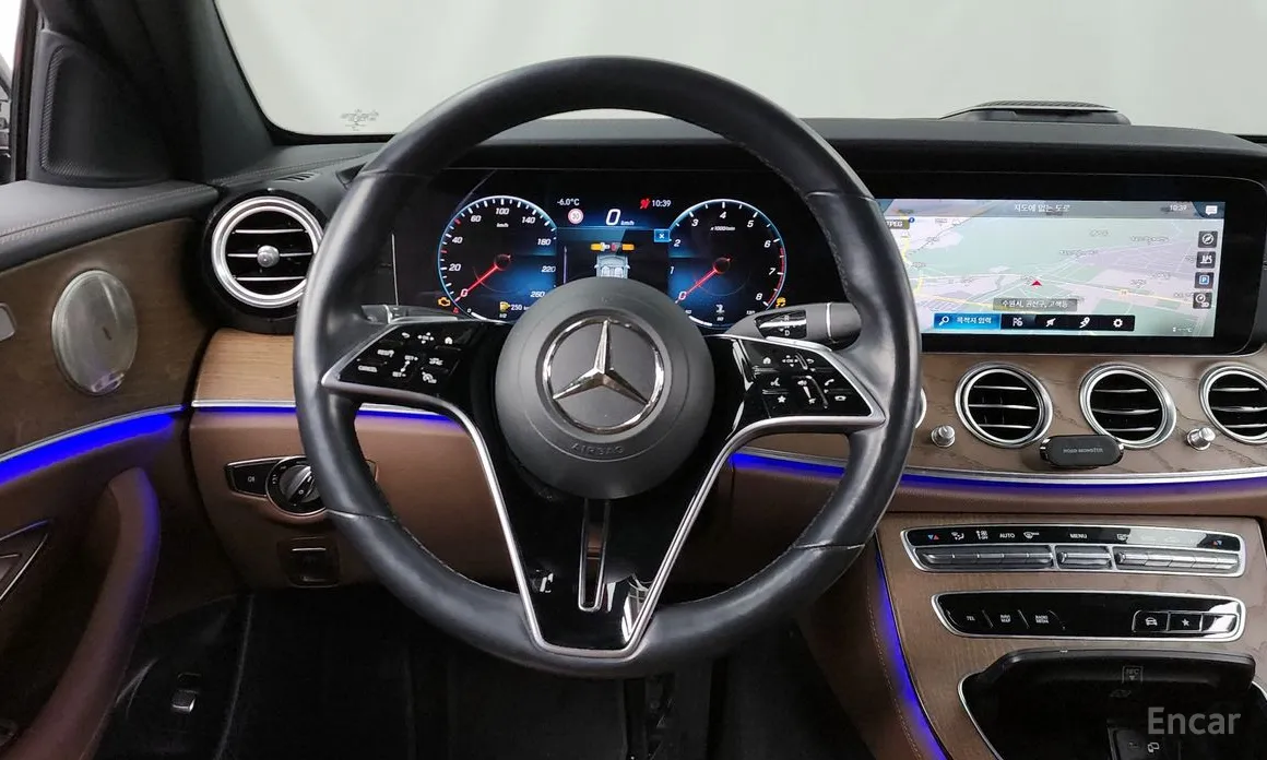 Фото 13 - Mercedes-Benz E-Class