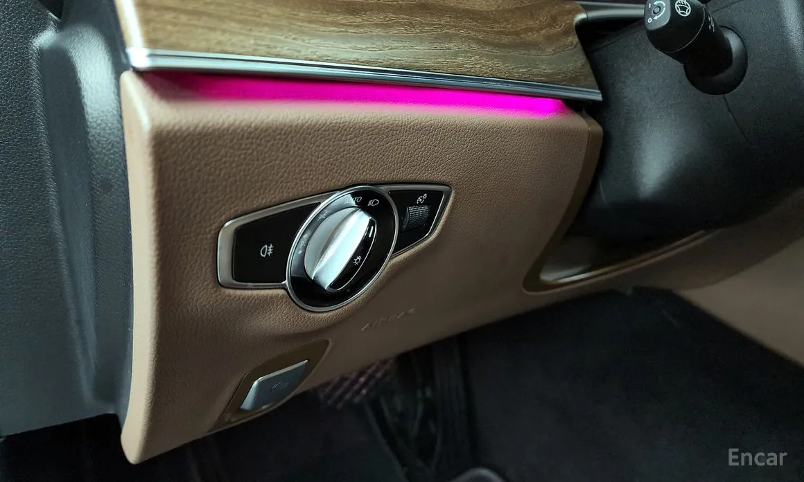 Фото 16 - Mercedes-Benz E-Class