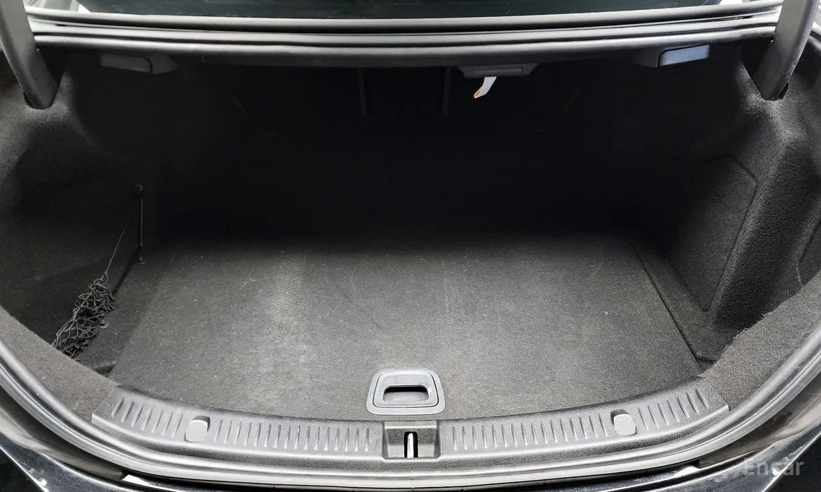 Фото 20 - Mercedes-Benz E-Class