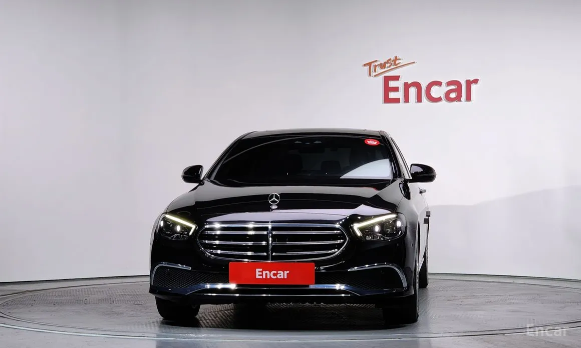 Фото 3 - Mercedes-Benz E-Class