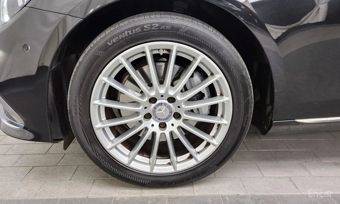 Фото 5 - Mercedes-Benz E-Class