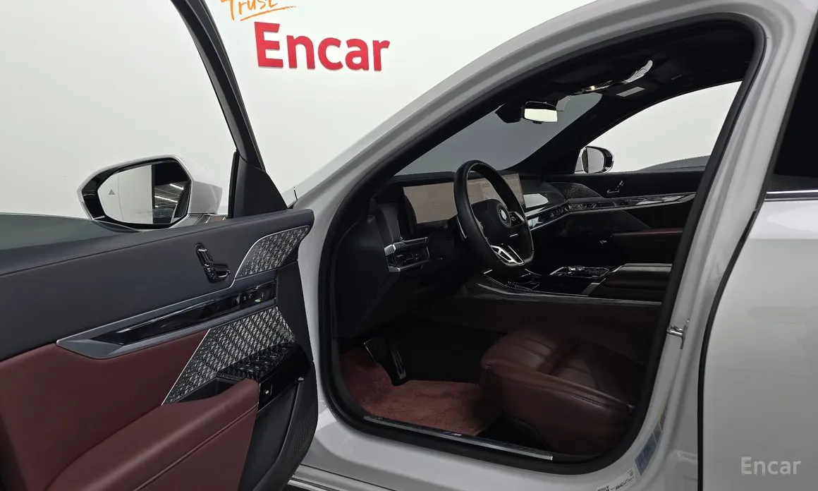 Фото 10 - BMW i7