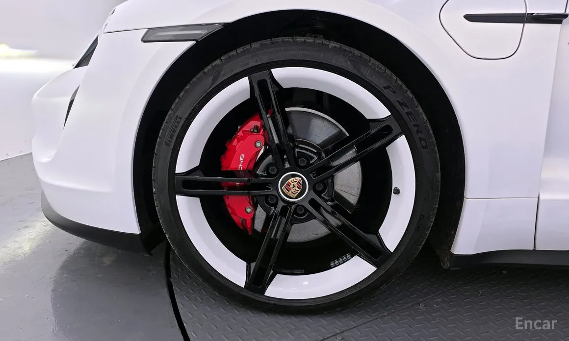 Фото 5 - Porsche Taycan