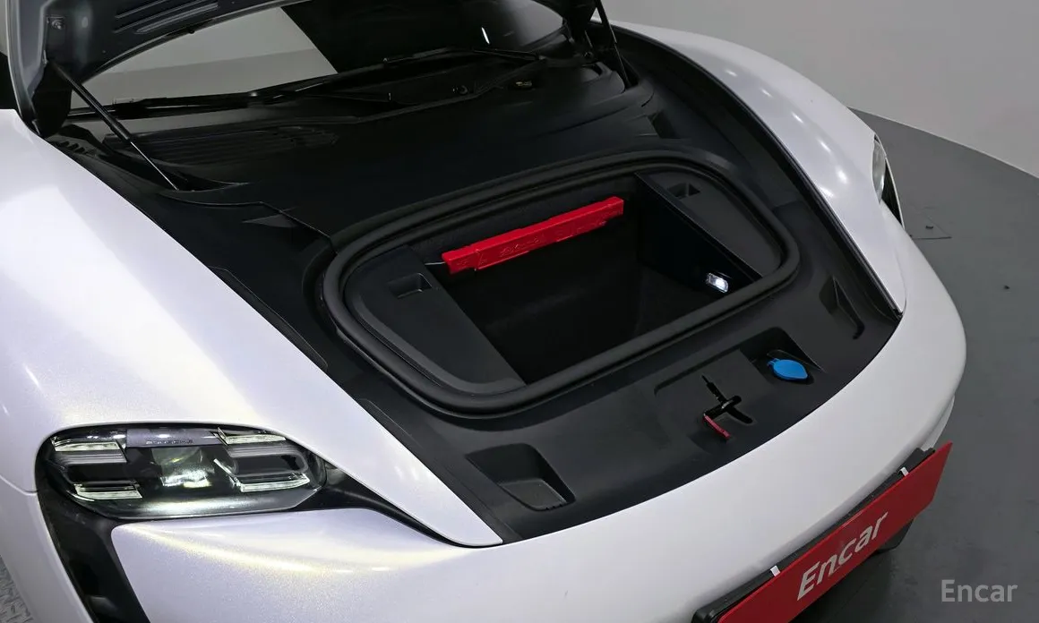 Фото 6 - Porsche Taycan