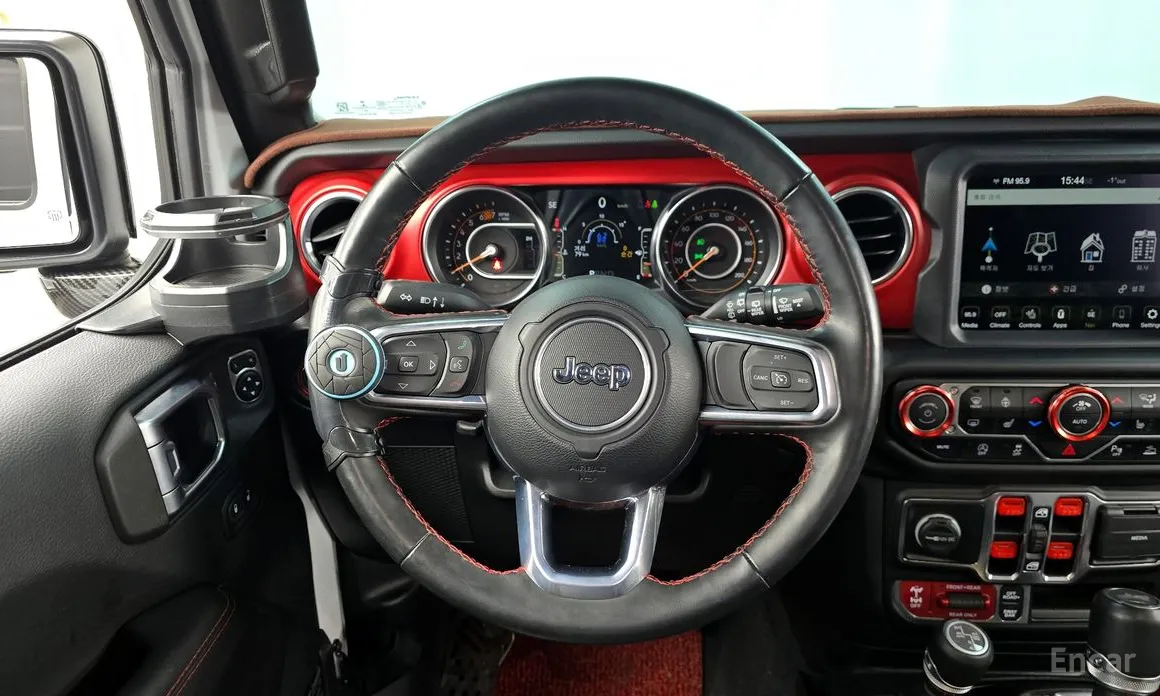 Фото 13 - Jeep Wrangler