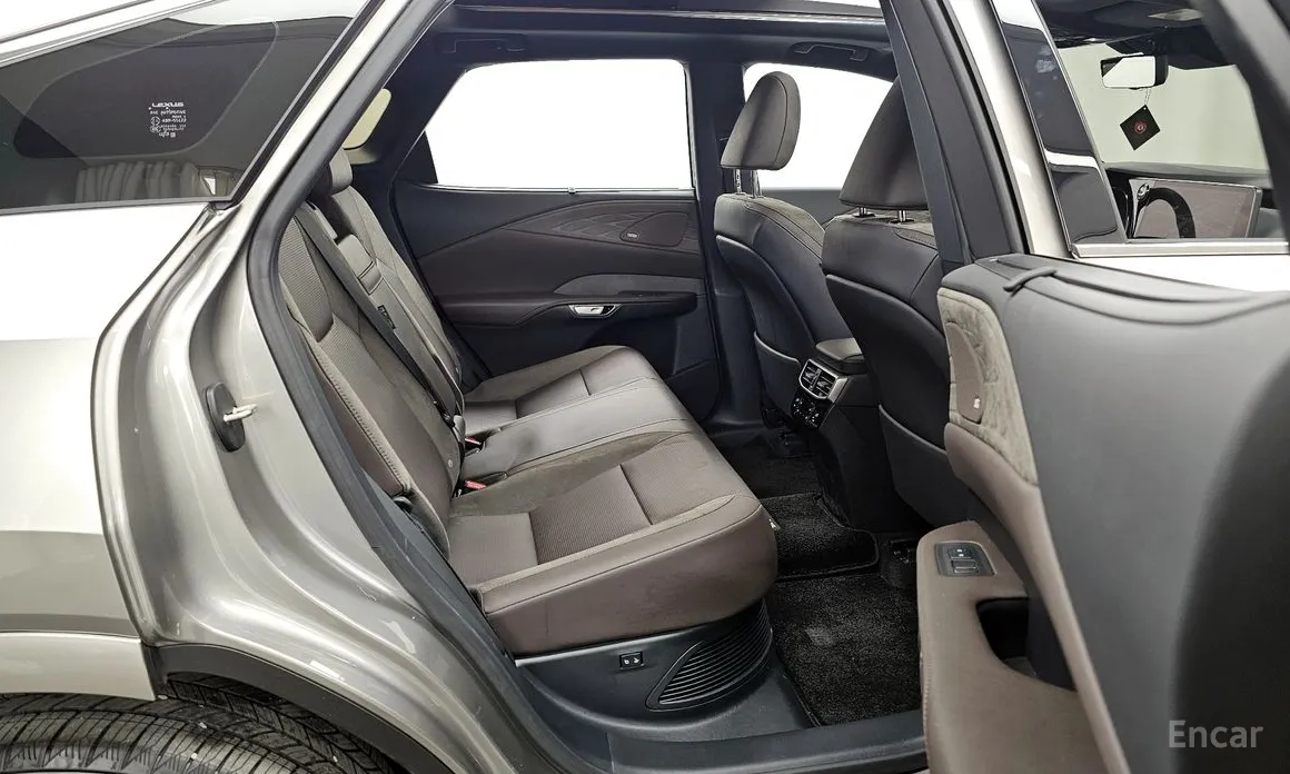 Фото 12 - Lexus RX