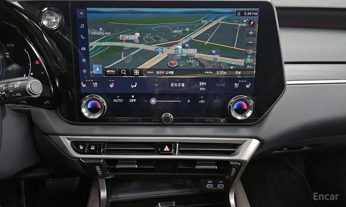 Фото 14 - Lexus RX