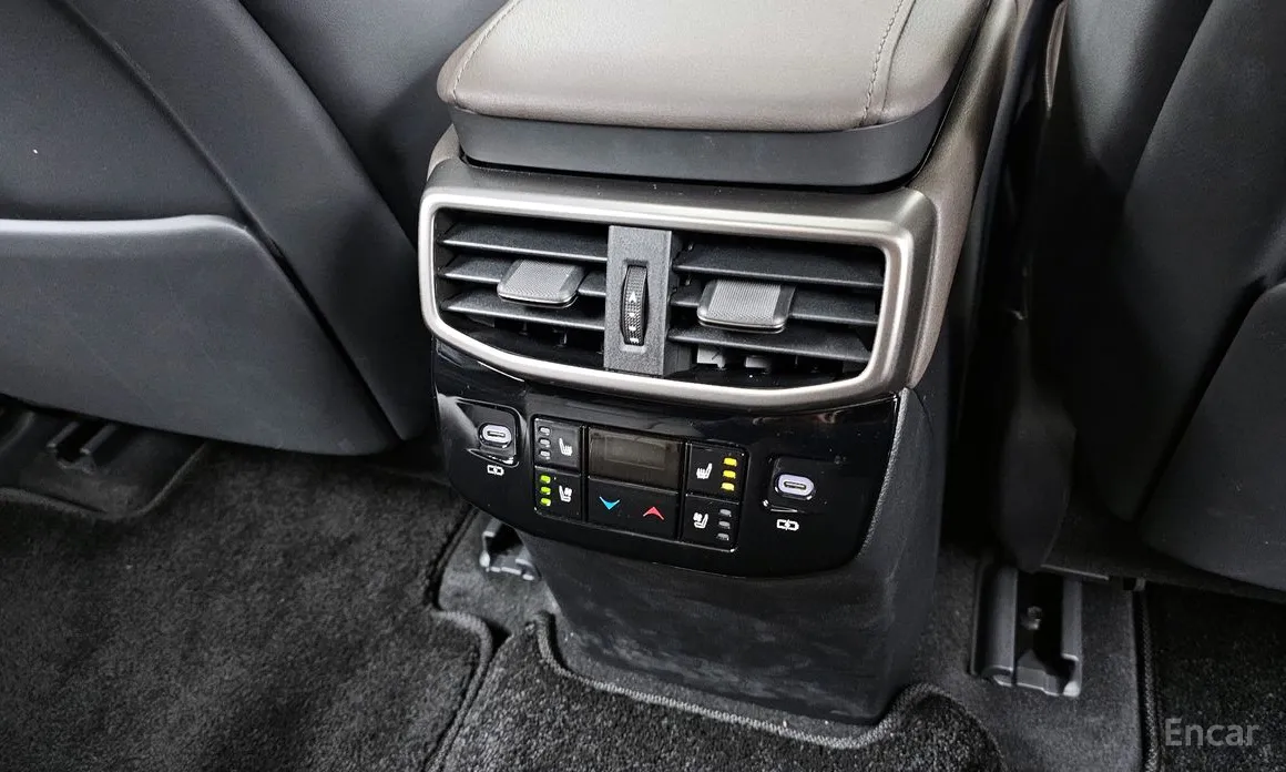 Фото 19 - Lexus RX