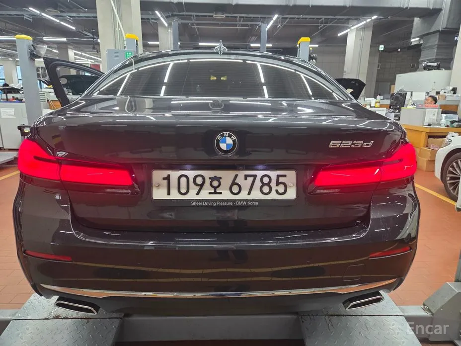 Фото 3 - BMW 5 Series