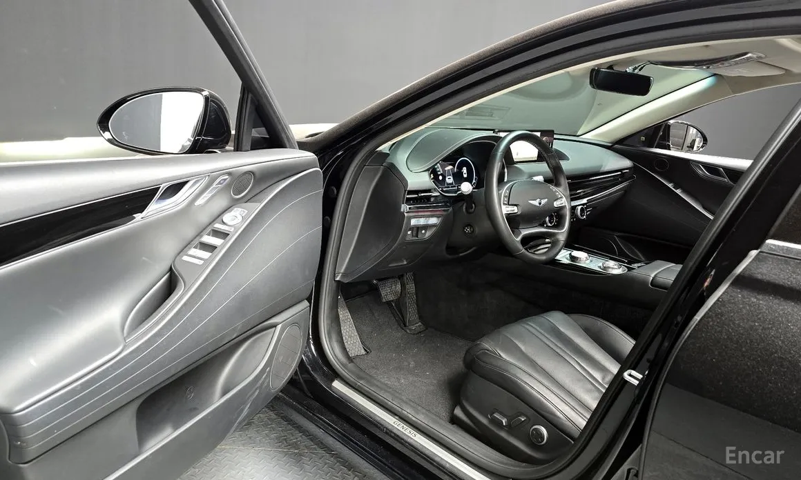 Фото 11 - Genesis G80