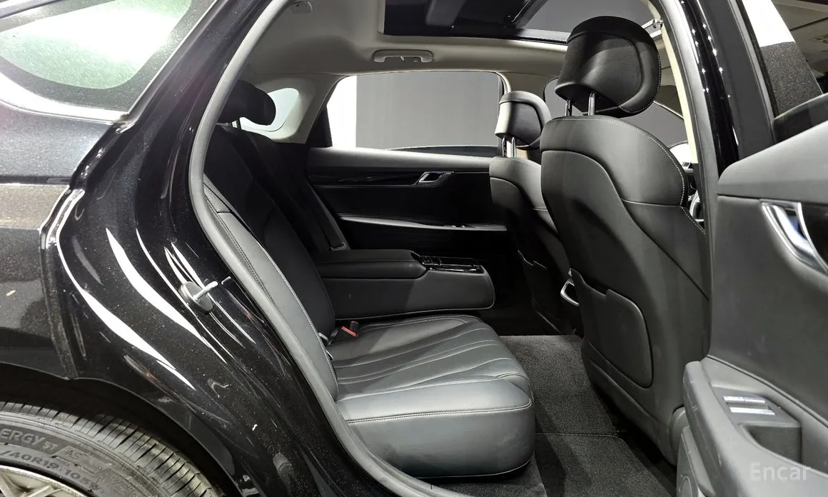 Фото 12 - Genesis G80