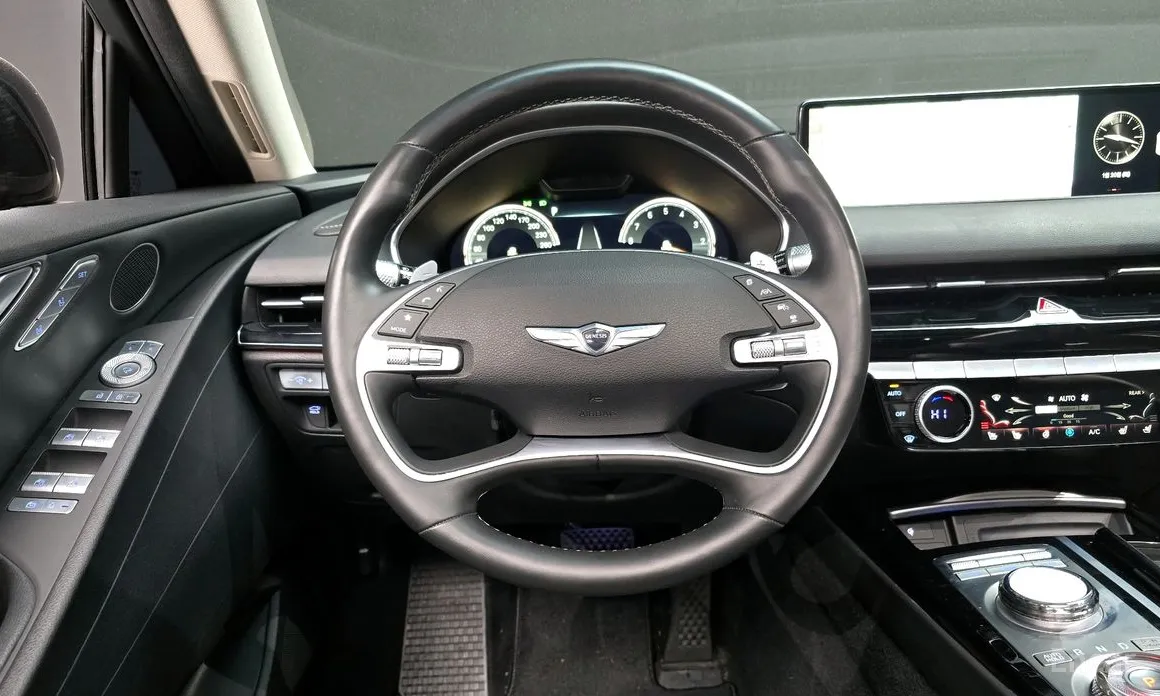 Фото 13 - Genesis G80