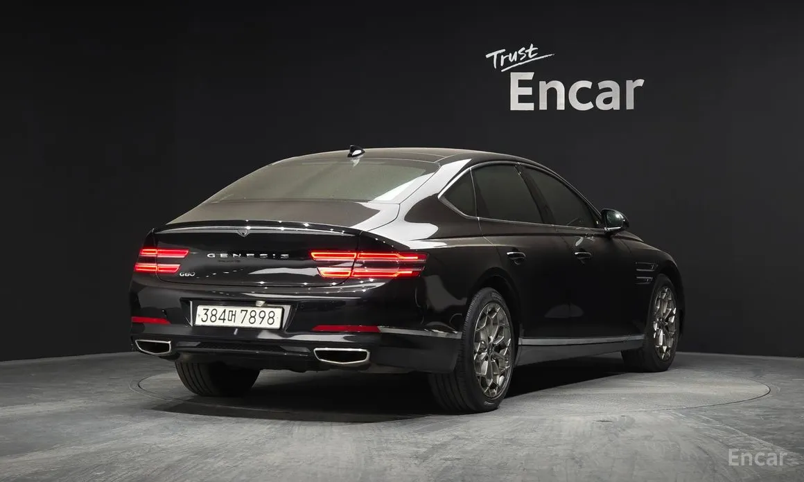 Фото 2 - Genesis G80