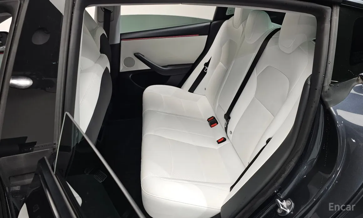 Фото 12 - Tesla Model 3