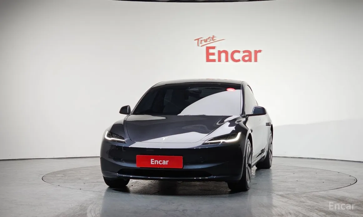 Фото 3 - Tesla Model 3