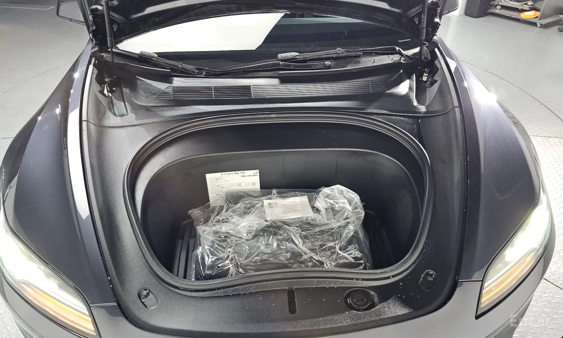 Фото 6 - Tesla Model 3