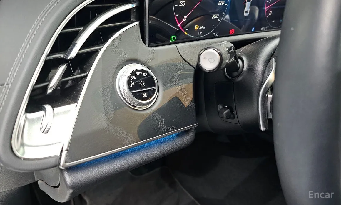 Фото 13 - Mercedes-Benz E-Class