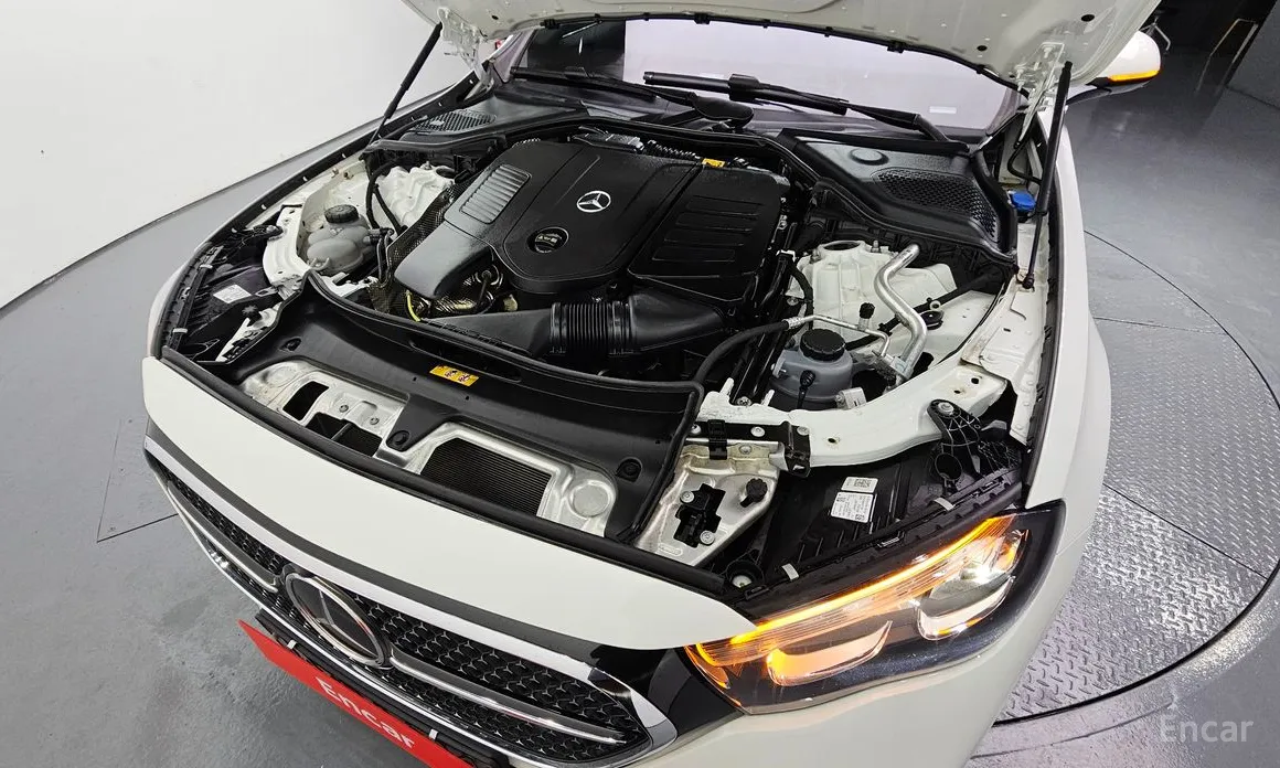 Фото 6 - Mercedes-Benz E-Class