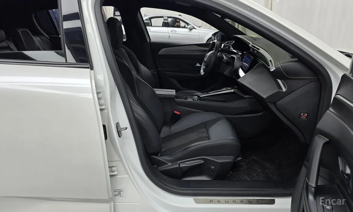 Фото 11 - Peugeot 308