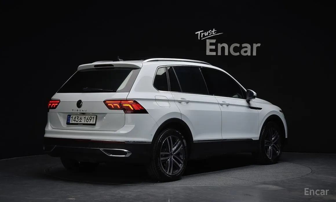 Фото 2 - Volkswagen Tiguan