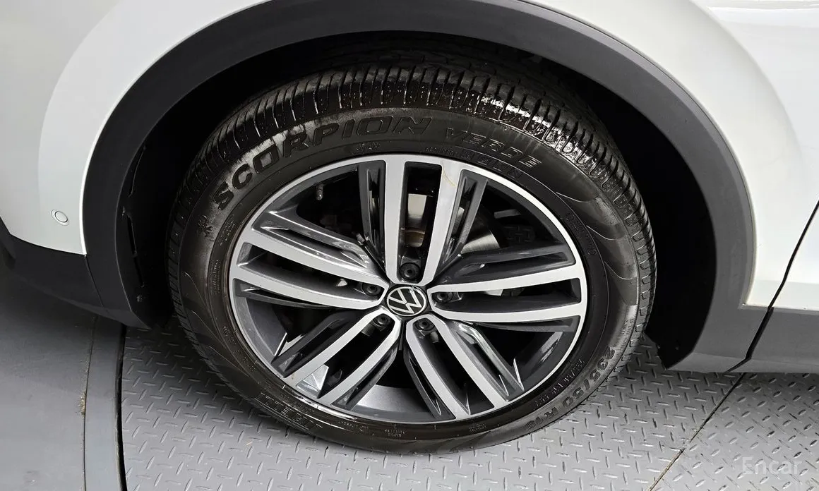 Фото 5 - Volkswagen Tiguan