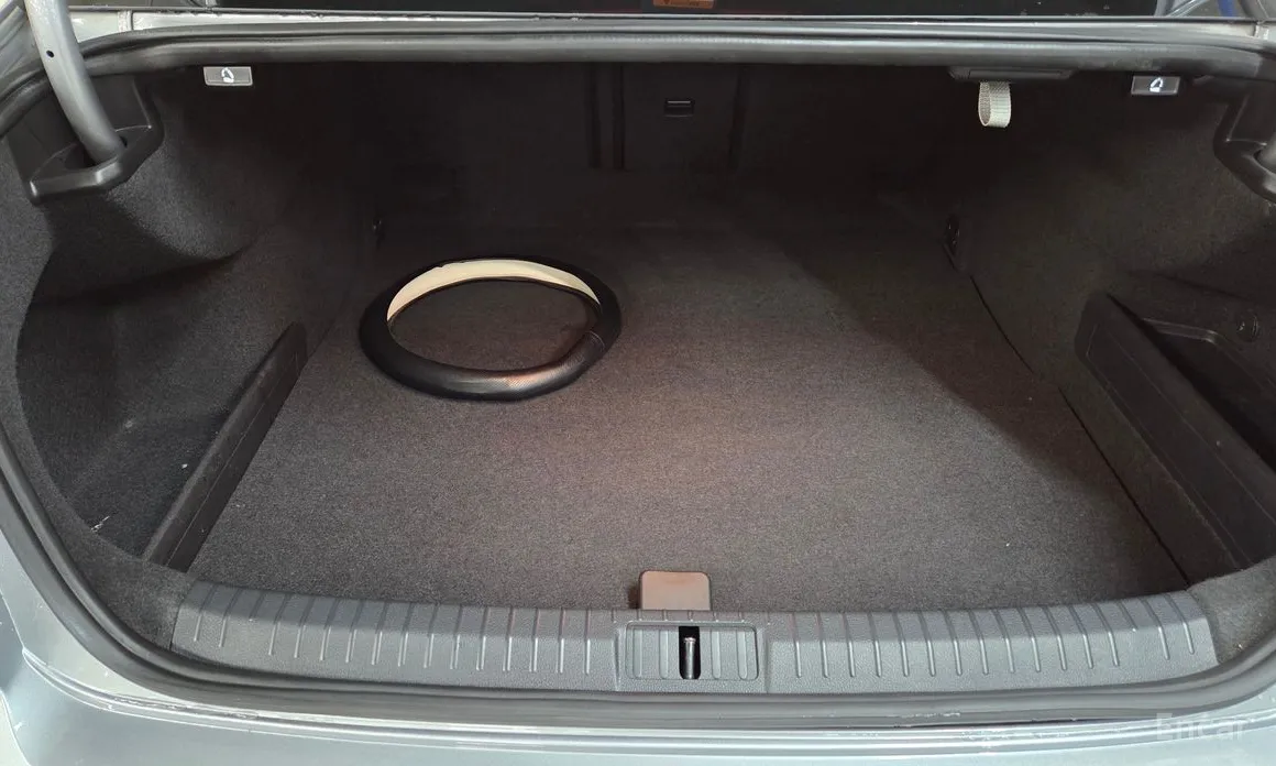 Фото 16 - Volkswagen Passat