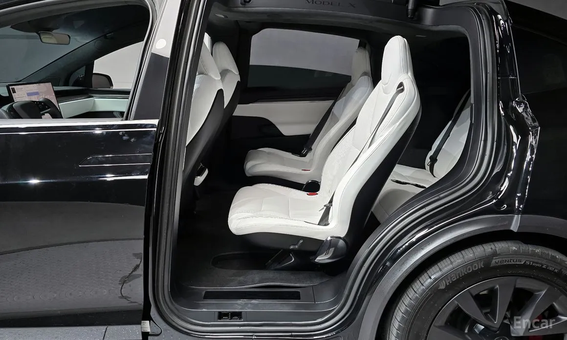 Фото 12 - Tesla Model X