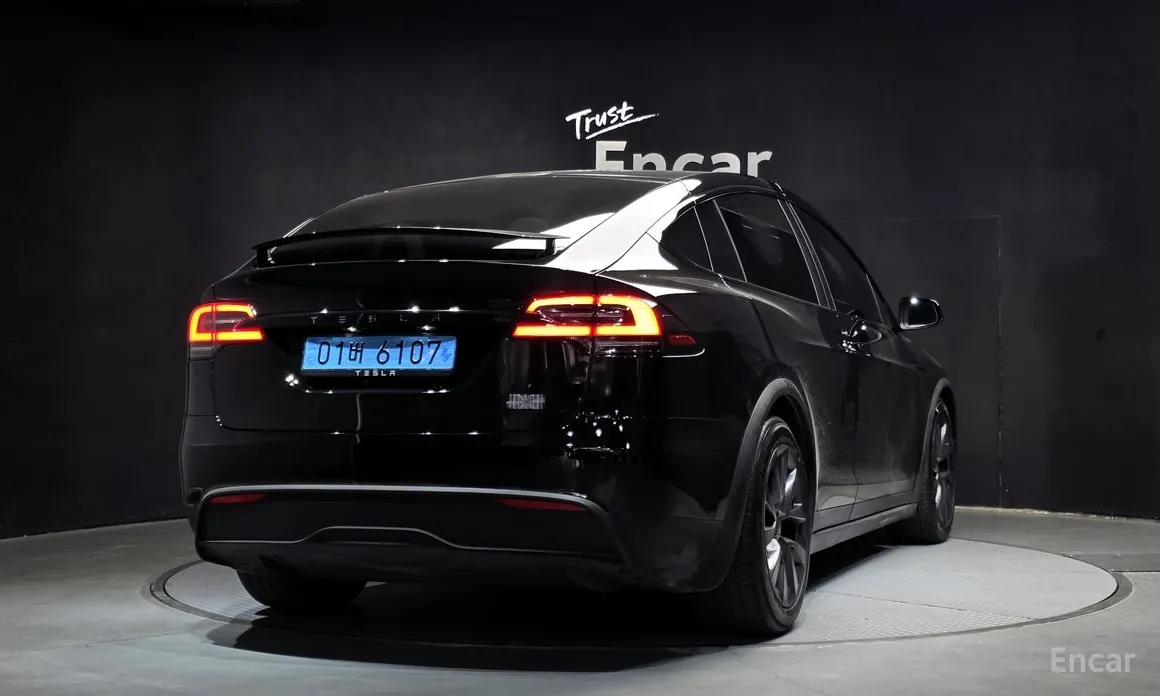 Фото 2 - Tesla Model X