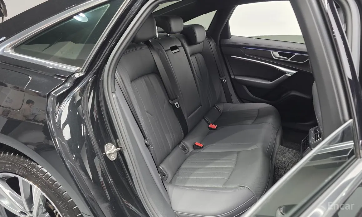 Фото 12 - Audi A6