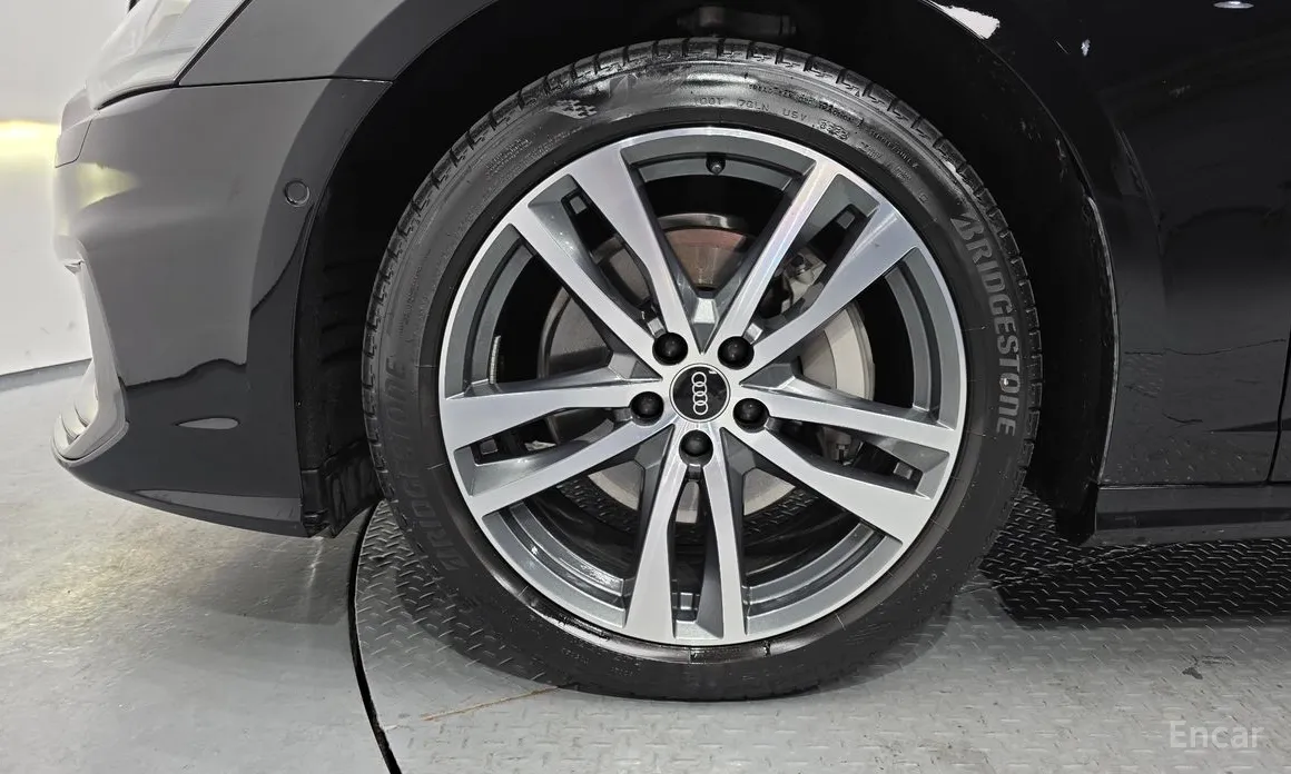 Фото 5 - Audi A6