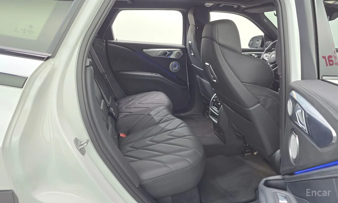 Фото 12 - BMW XM