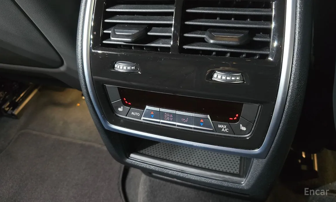 Фото 19 - BMW XM