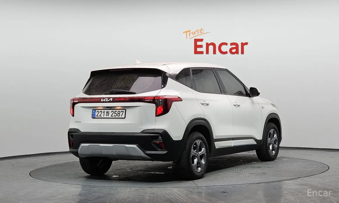 Фото 2 - Kia Seltos