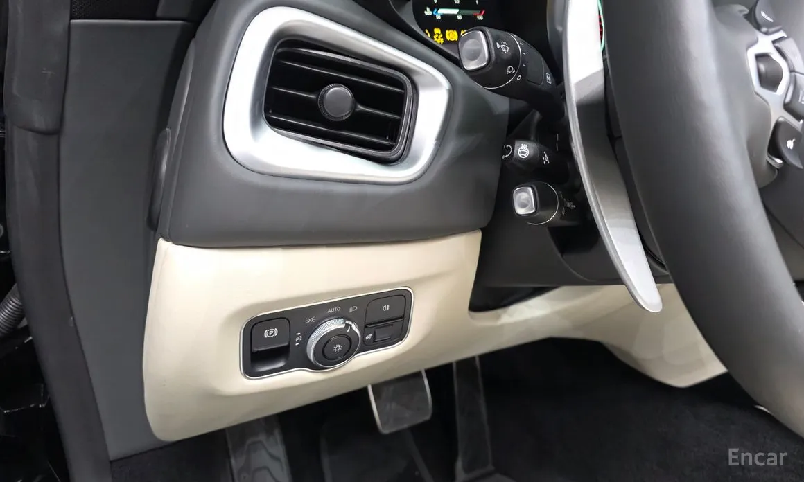 Фото 16 - Aston Martin Vantage