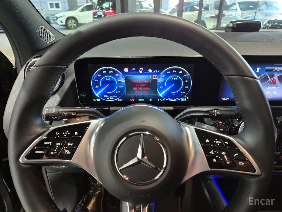 Фото 14 - Mercedes-Benz EQA