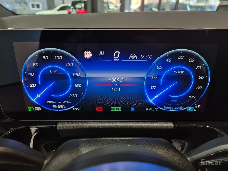 Фото 8 - Mercedes-Benz EQA