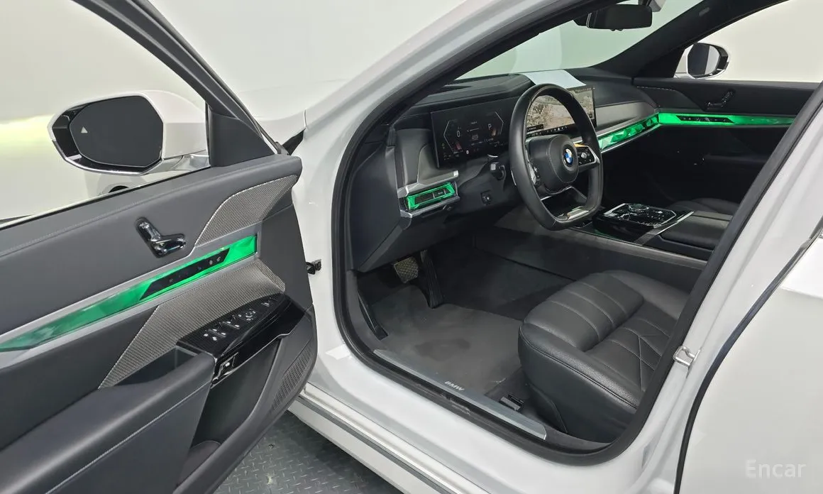 Фото 11 - BMW 7 Series