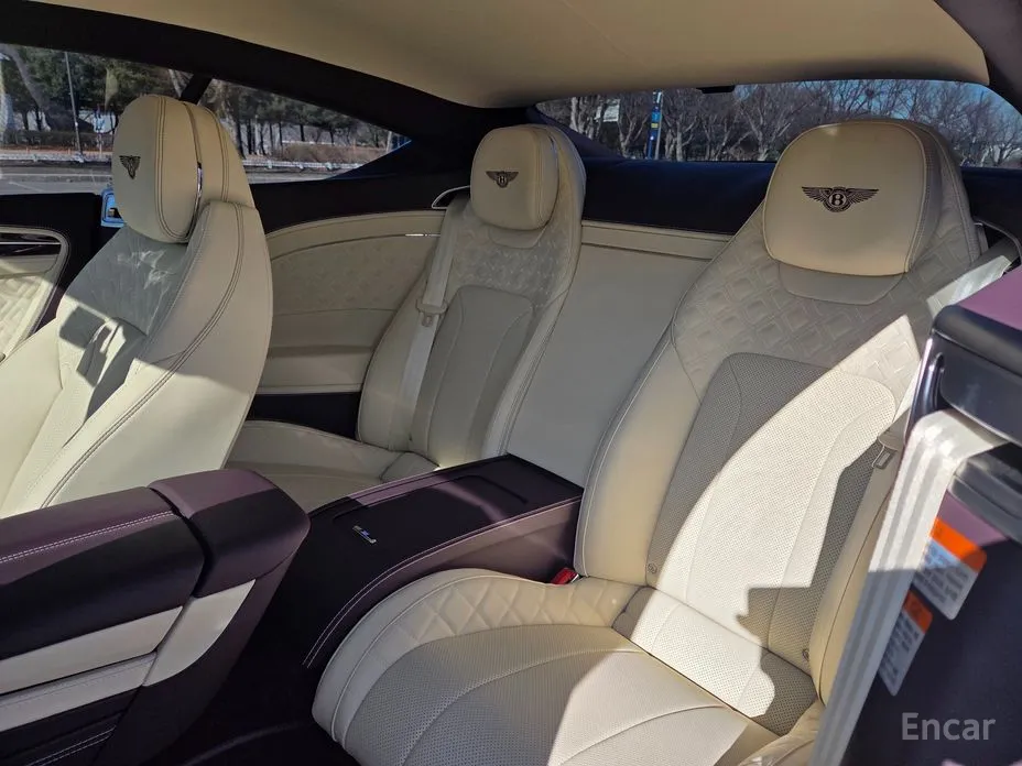 Фото 10 - Bentley Continental GT