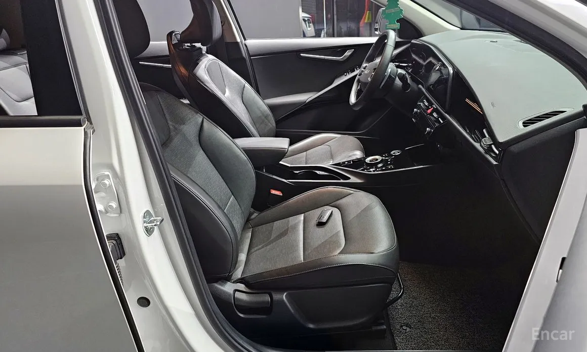 Фото 10 - Kia Niro