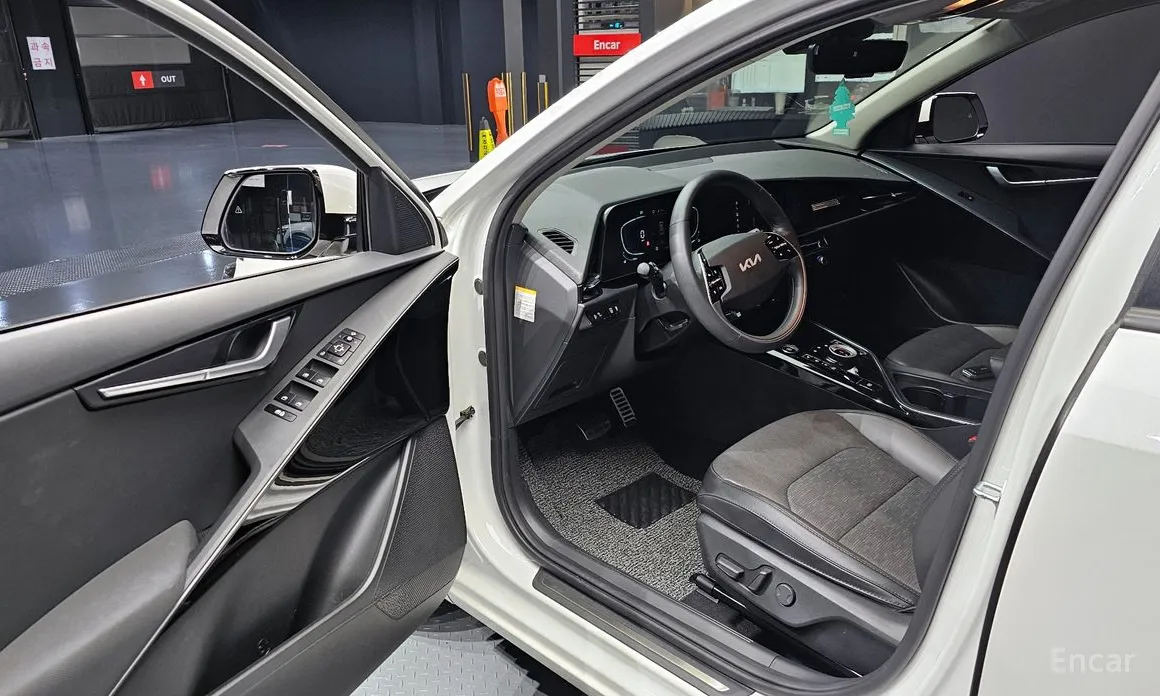 Фото 11 - Kia Niro