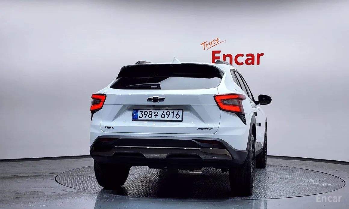 Фото 4 - Chevrolet Trax