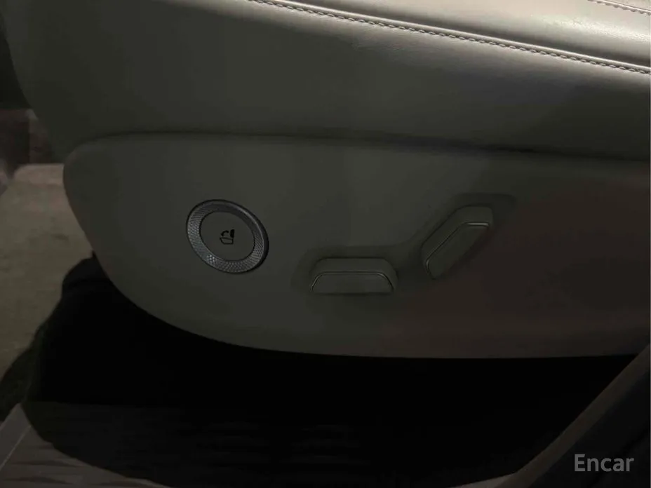 Фото 13 - Genesis GV80