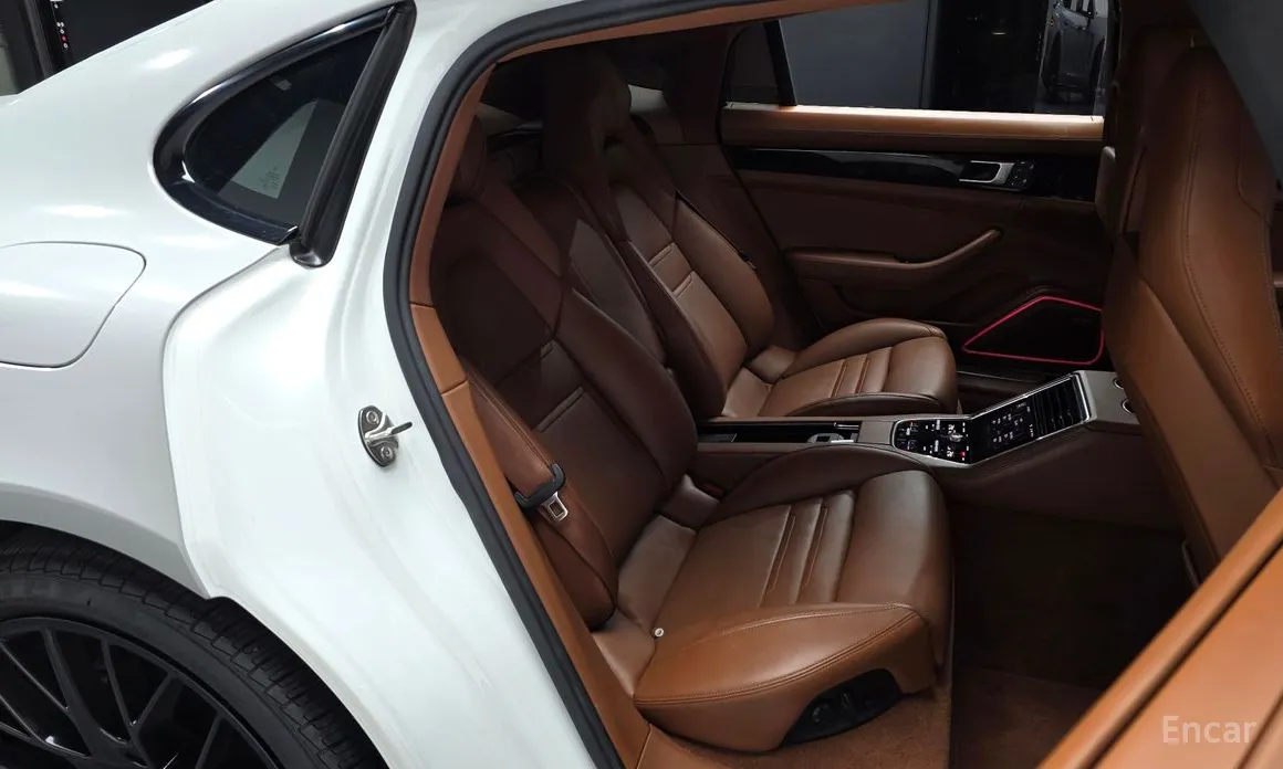 Фото 11 - Porsche Panamera