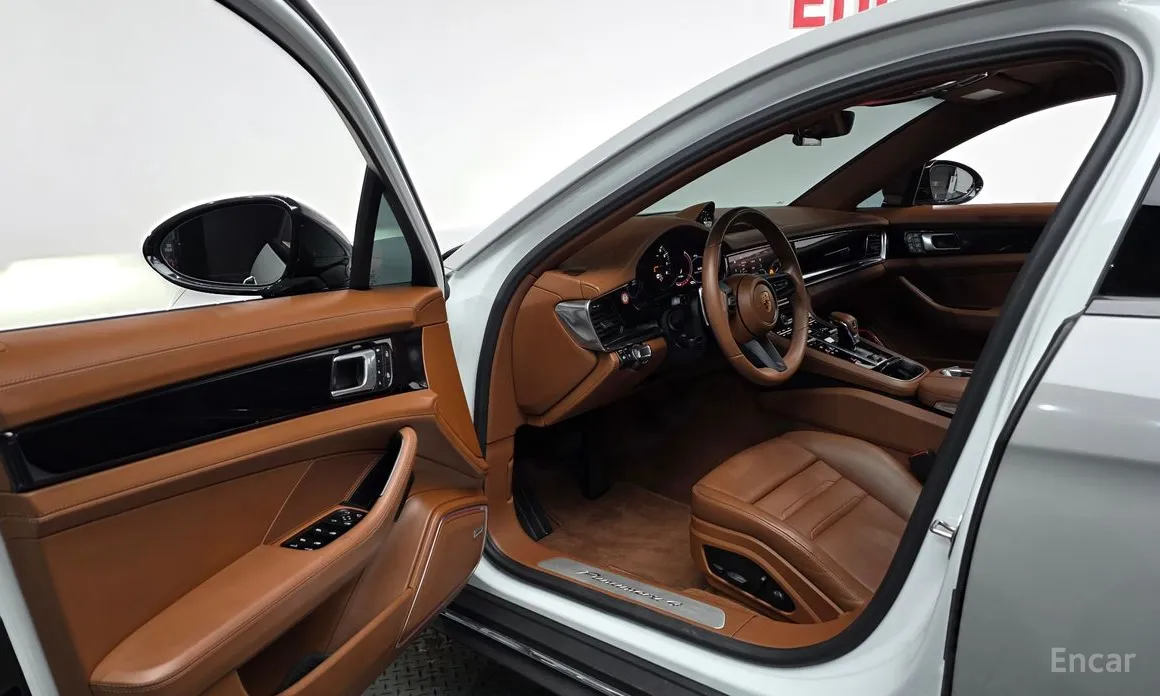 Фото 12 - Porsche Panamera