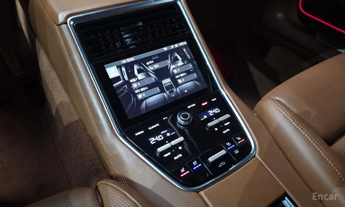 Фото 19 - Porsche Panamera