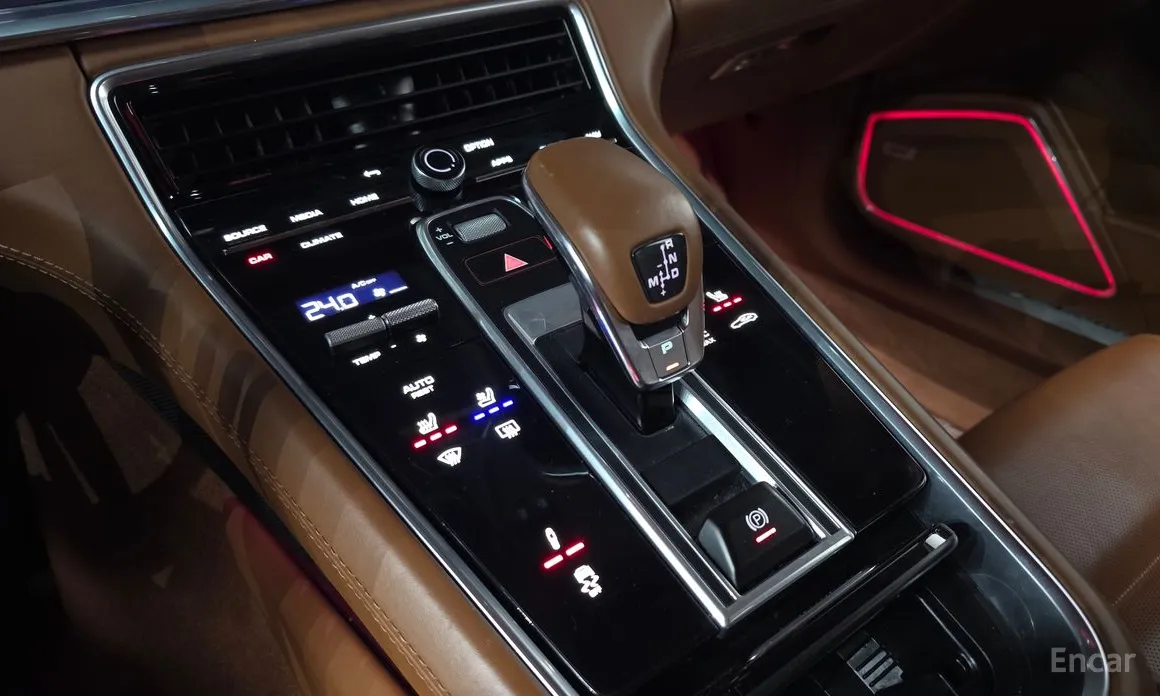 Фото 9 - Porsche Panamera