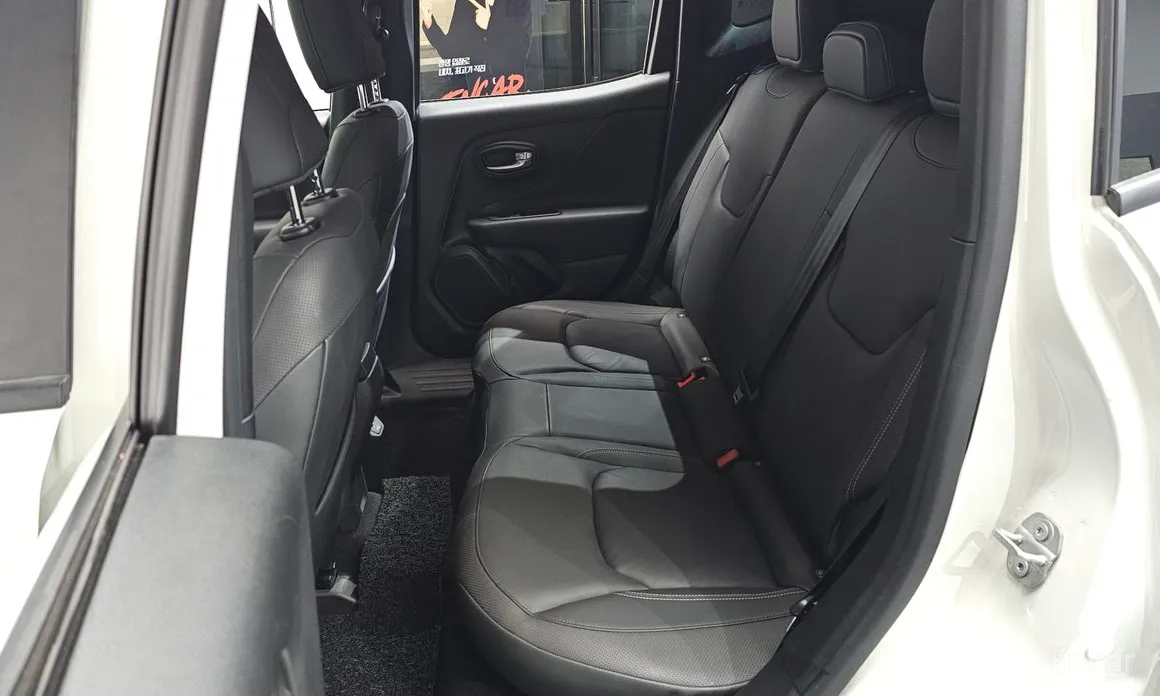 Фото 12 - Jeep Renegade