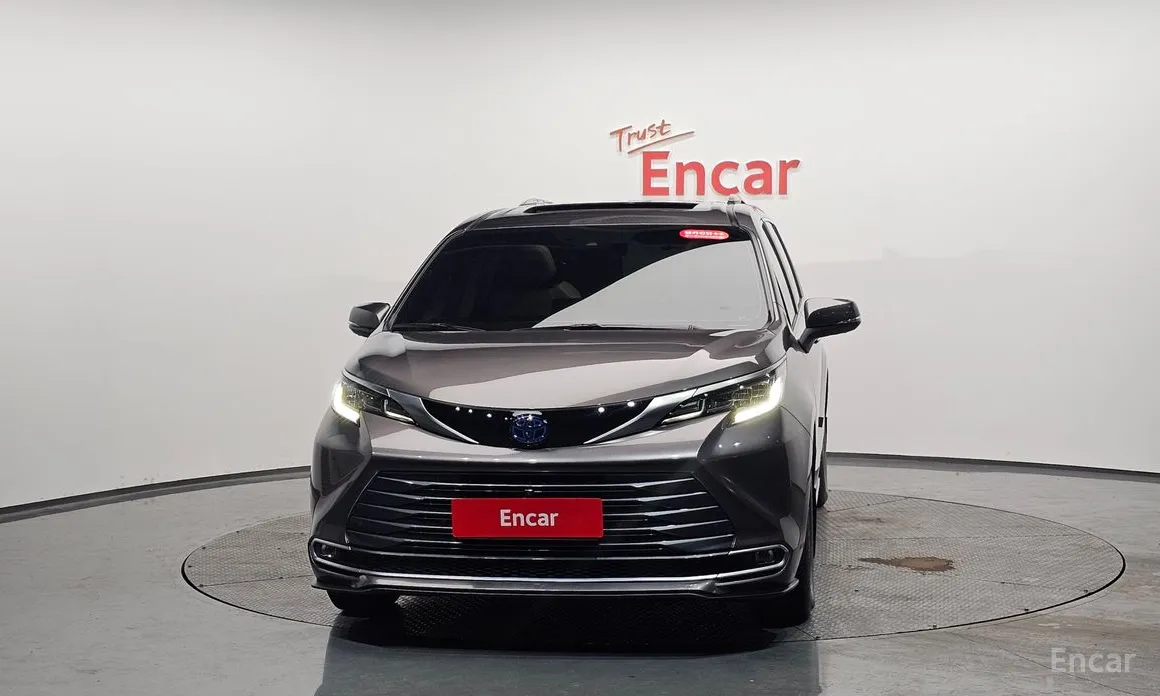 Фото 3 - Toyota Sienna